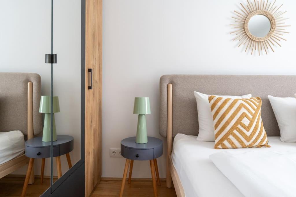 Hm • Sleek 1Br Home With Balcony Wien Exterior foto